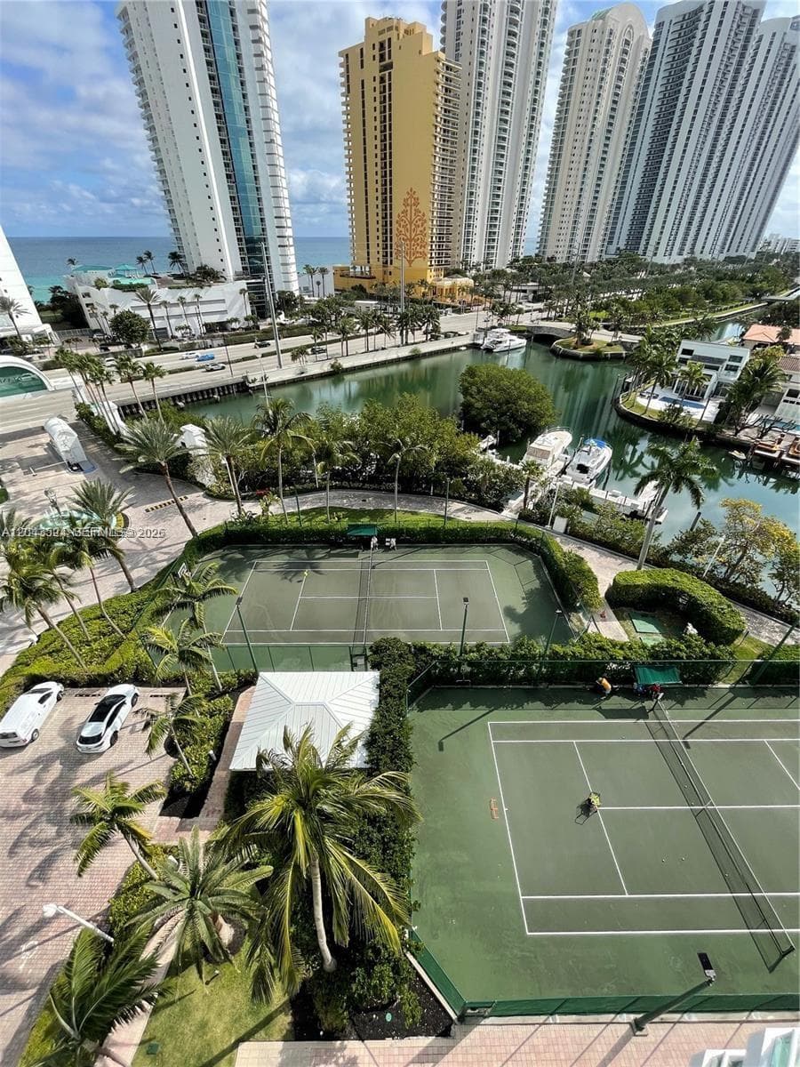 16400 Collins Ave 942 photo 23