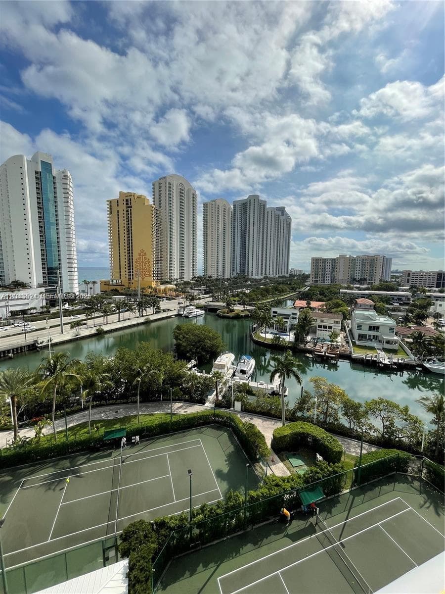 16400 Collins Ave 942 photo 22
