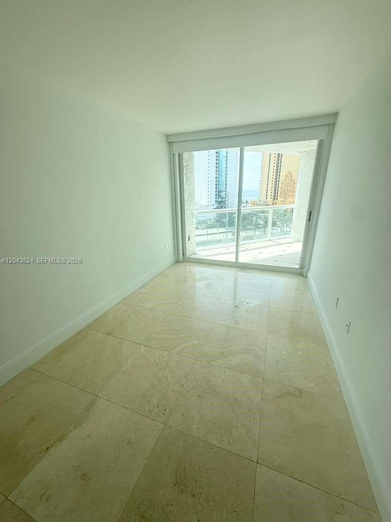 16400 Collins Ave 942 photo 20