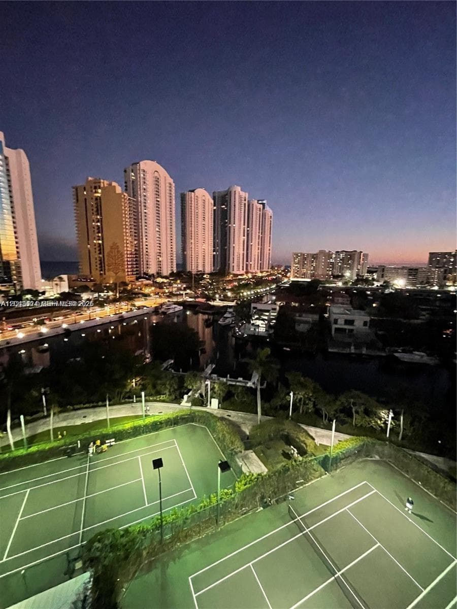 16400 Collins Ave 942 photo 24