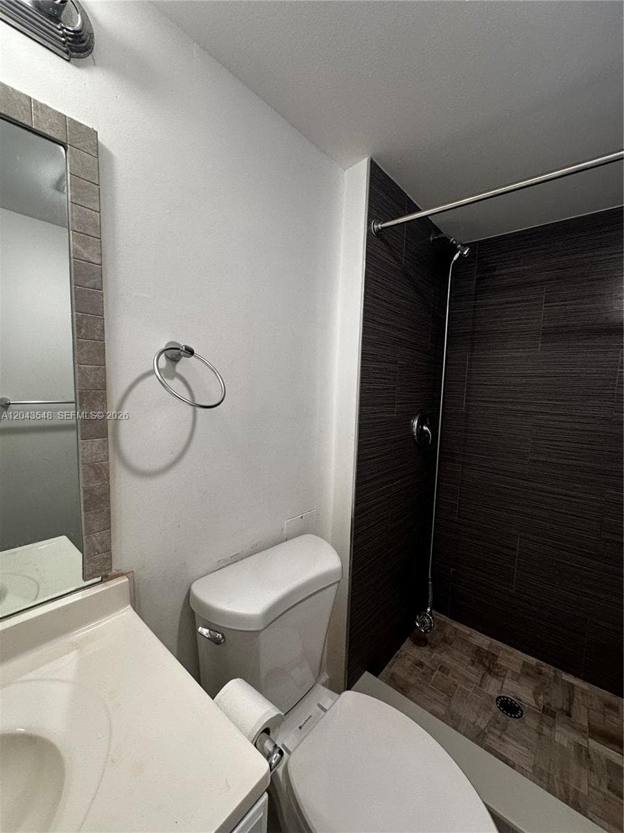 3475 N Country Club Dr 315 photo 14