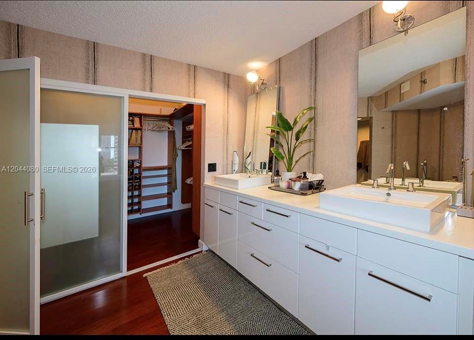 3600 Mystic Pointe Dr 718 photo 12
