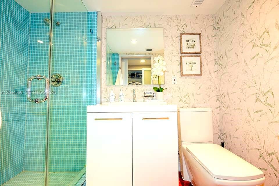 3600 Mystic Pointe Dr 718 photo 14