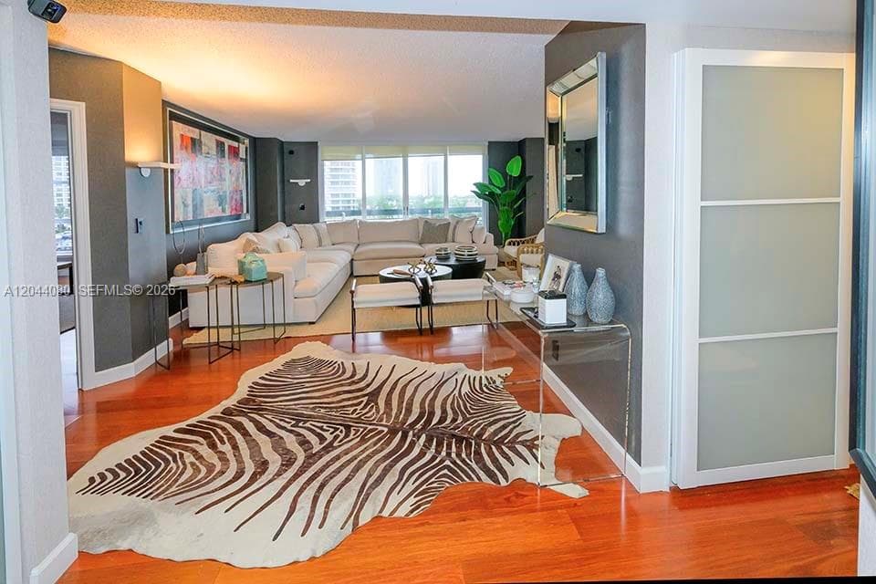 3600 Mystic Pointe Dr 718 photo 8