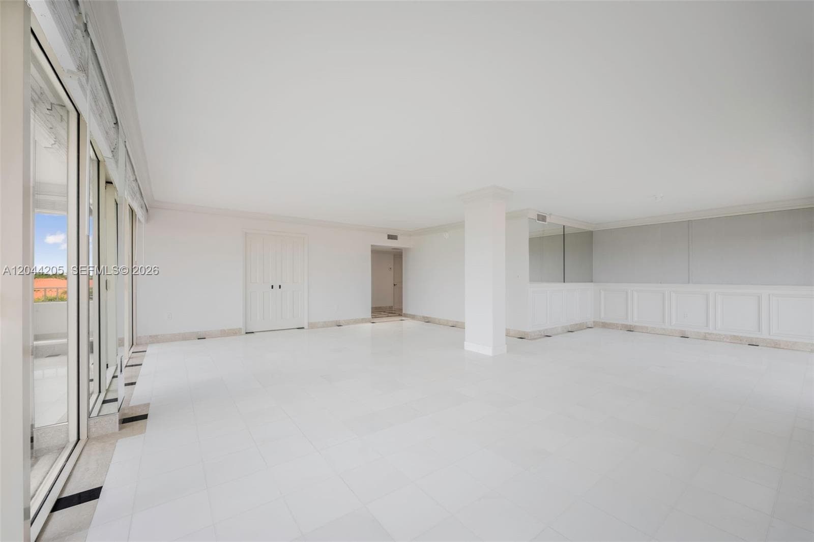 155 Ocean Lane Dr 600 photo 2