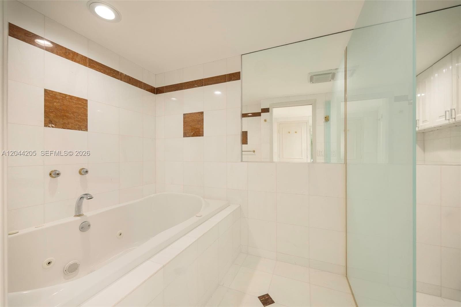 155 Ocean Lane Dr 600 photo 17