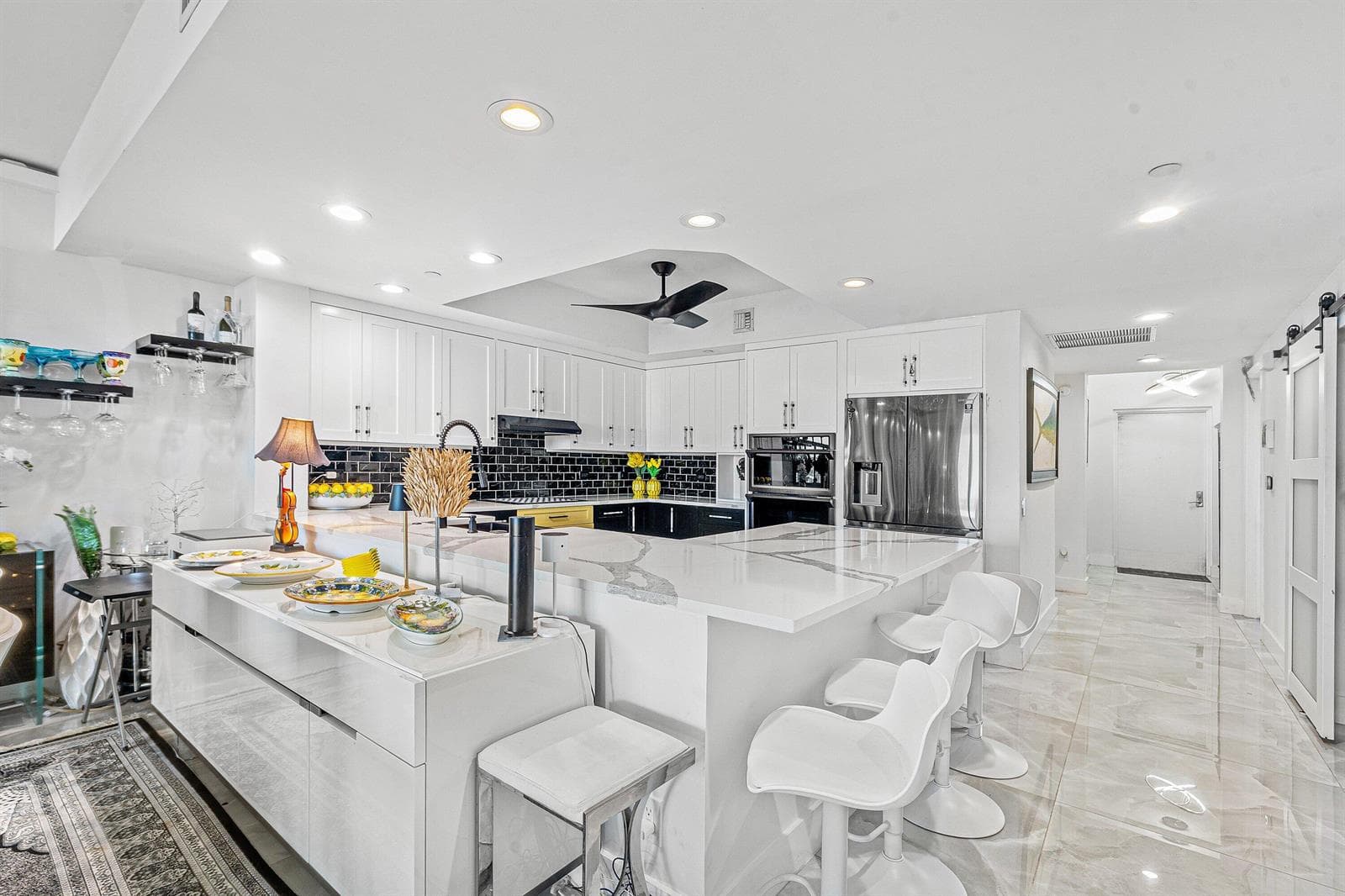 2640 Lake Shore Drive 2112 photo 6