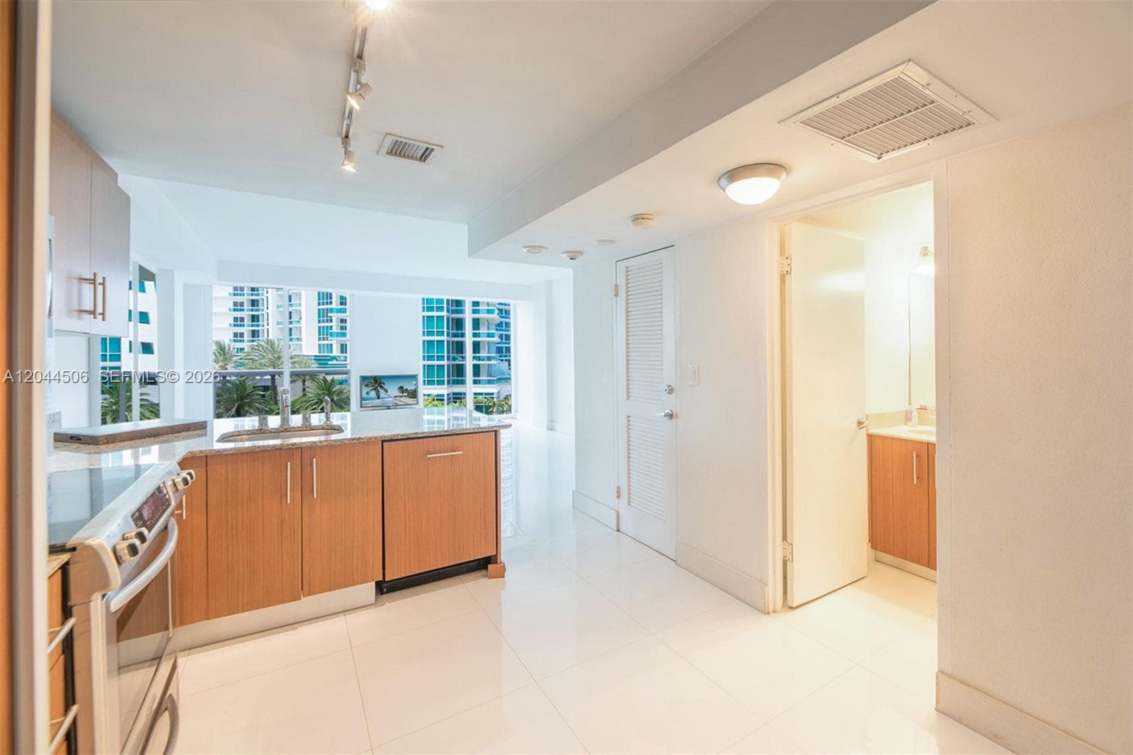 10275 E Collins Ave 502 photo 9