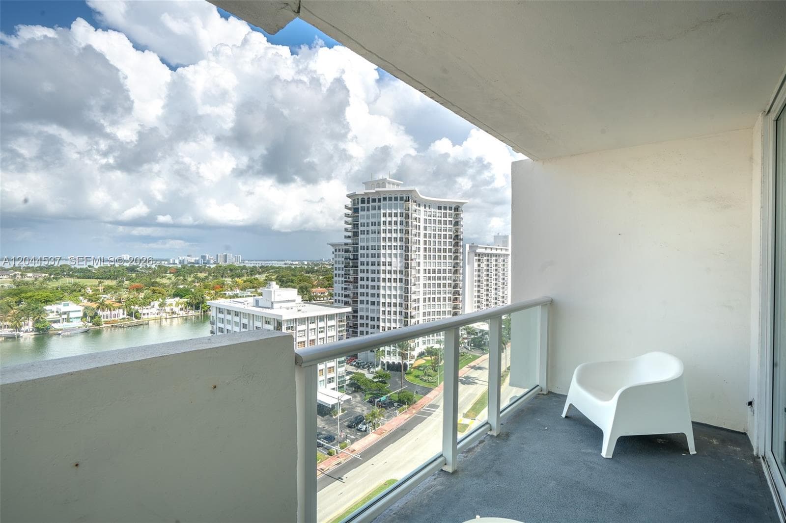 5601 Collins Ave 1517 photo 9