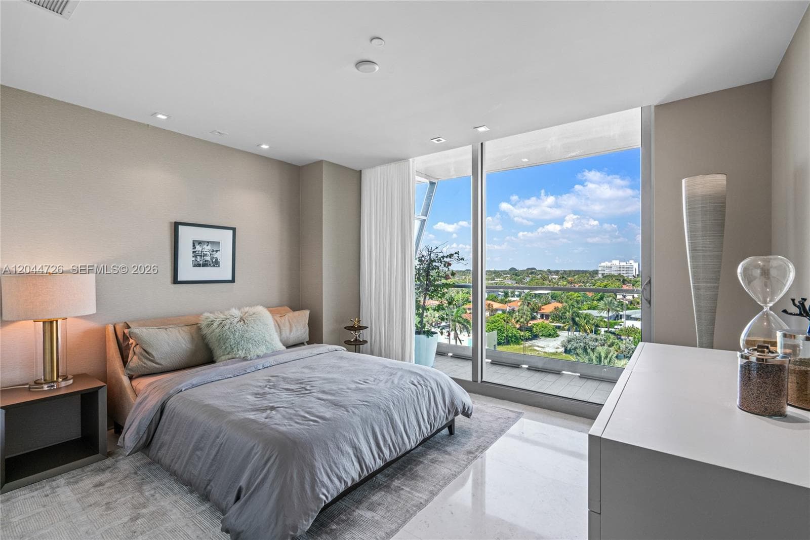 9349 Collins Ave 605 photo 17