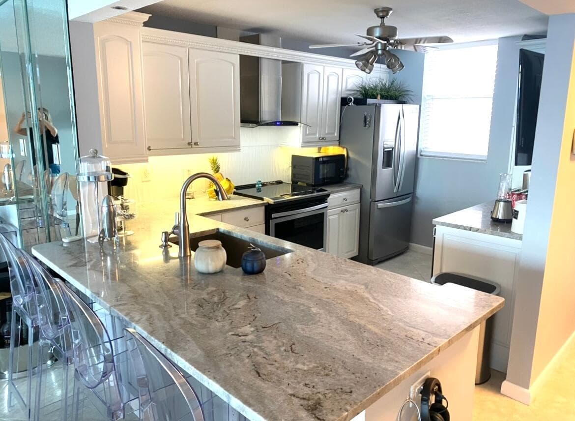 9940 S Ocean Drive 1004 photo 2