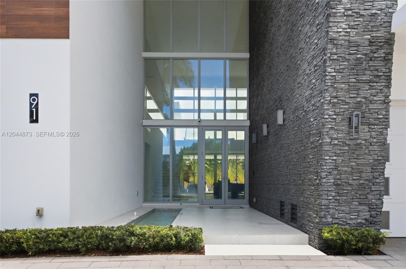 91 Fiesta Way photo 3