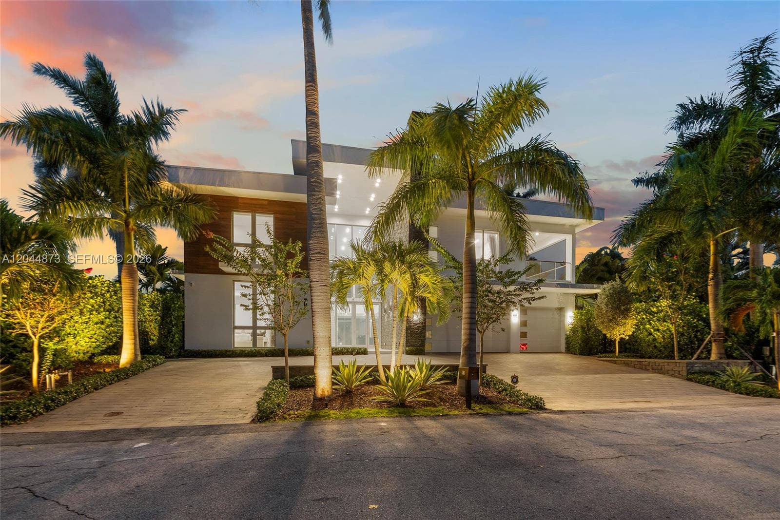 91 Fiesta Way photo 1