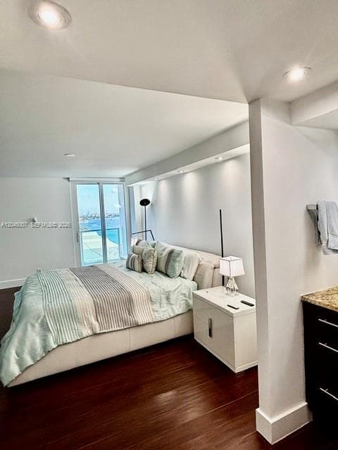 100 Bayview Dr 2124 photo 16