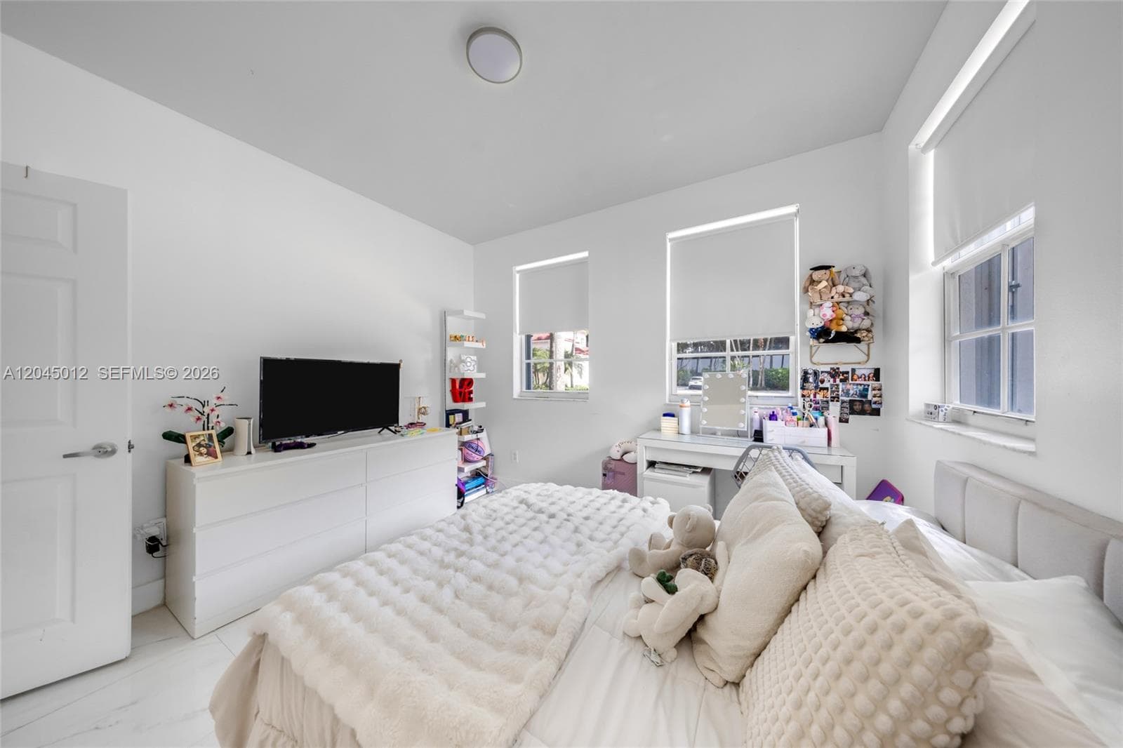 3255 NE 184th St 12112 photo 25