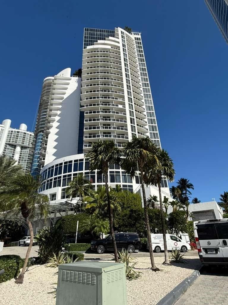 18001 Collins Ave 1006 photo 3