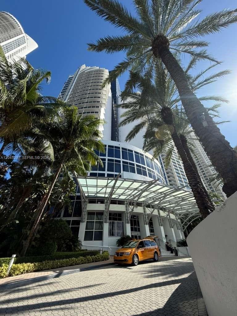 18001 Collins Ave 1006 photo 4