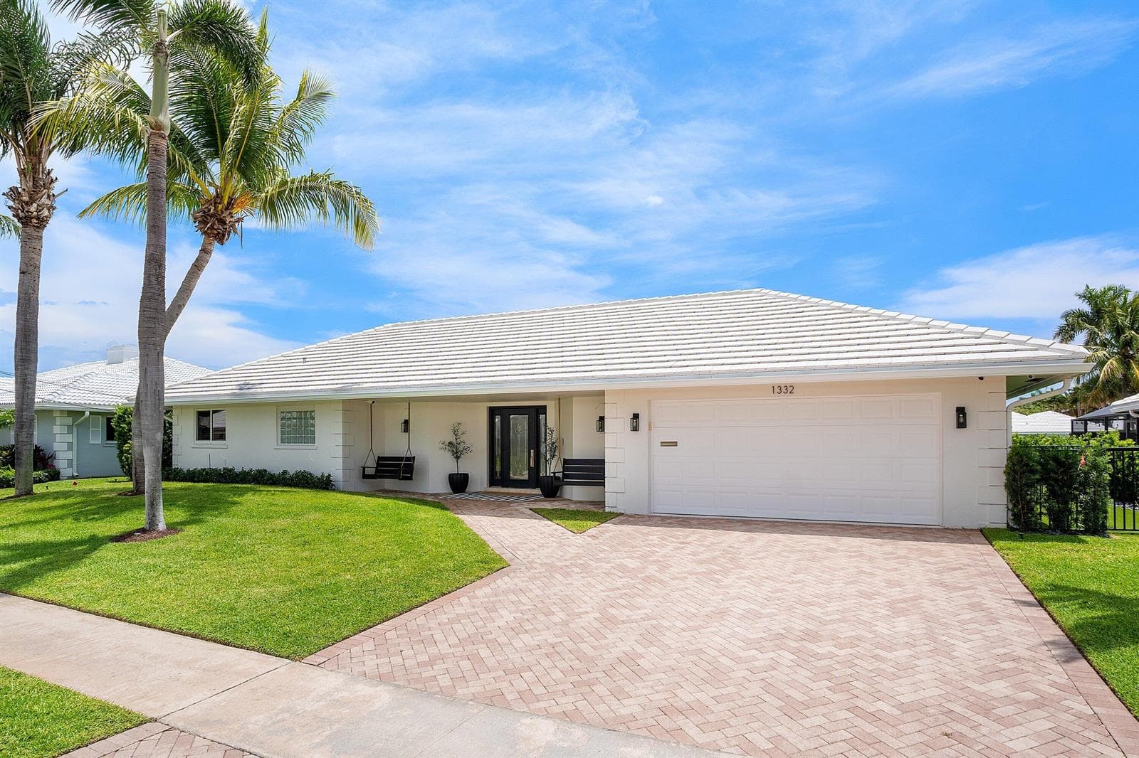 1332 SW Tamarind Way photo 3