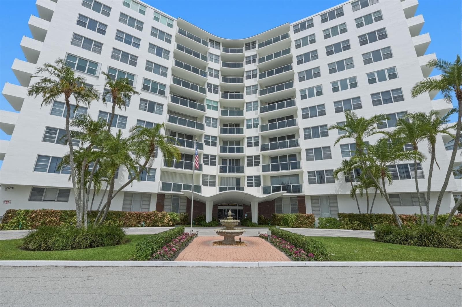 2800 N Flagler Drive 410 photo 3