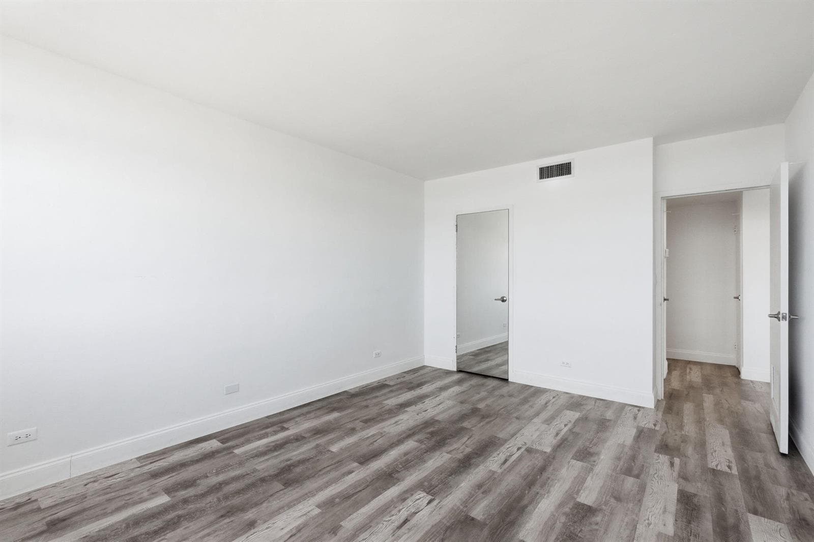 2800 N Flagler Drive 410 photo 21