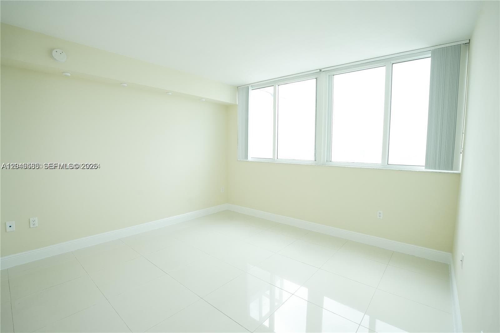 1861 NW S River Dr 2503 photo 6