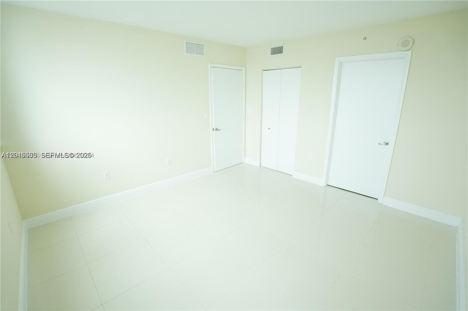 1861 NW S River Dr 2503 photo 5
