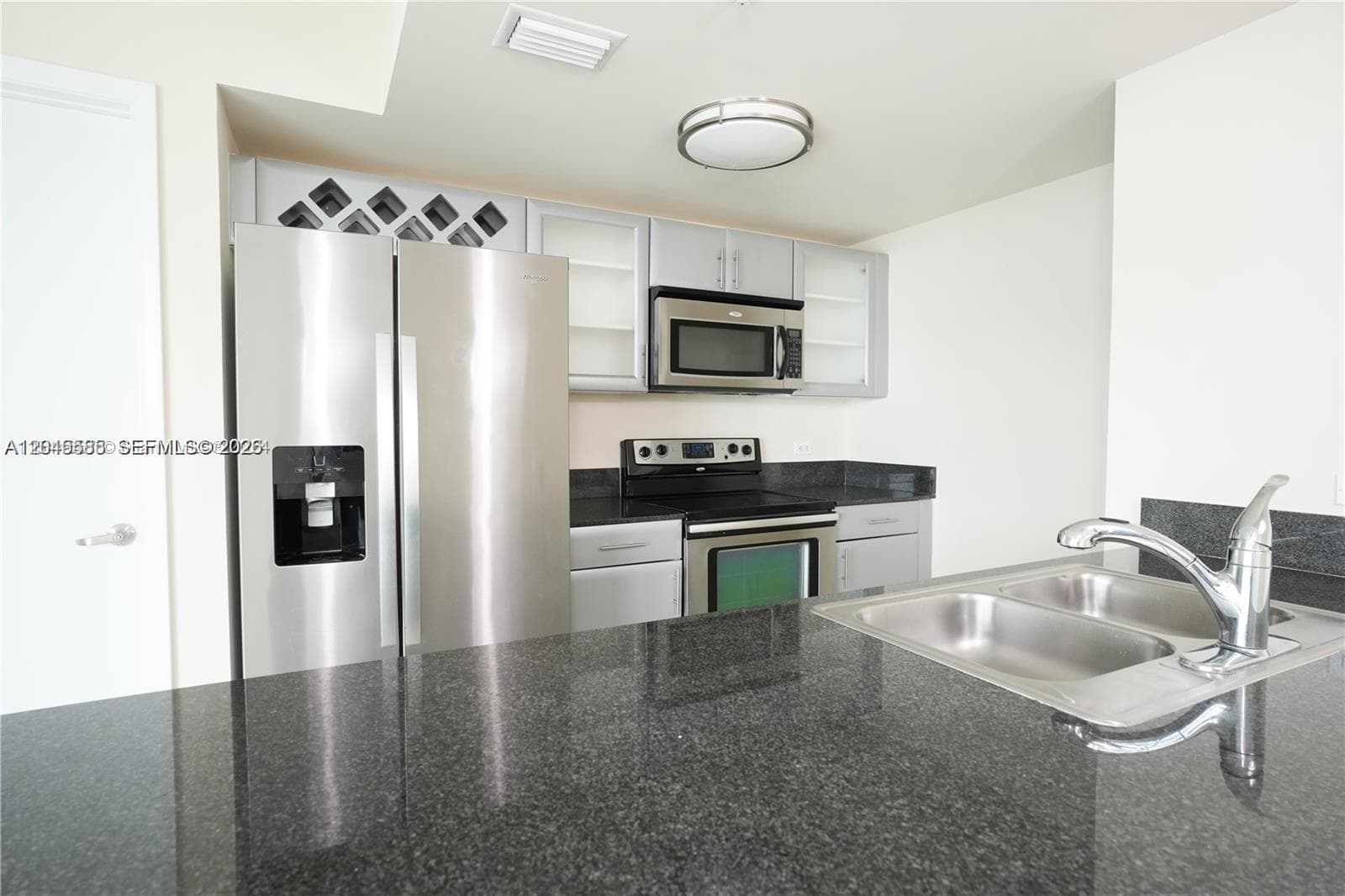 1861 NW S River Dr 2503 photo 4