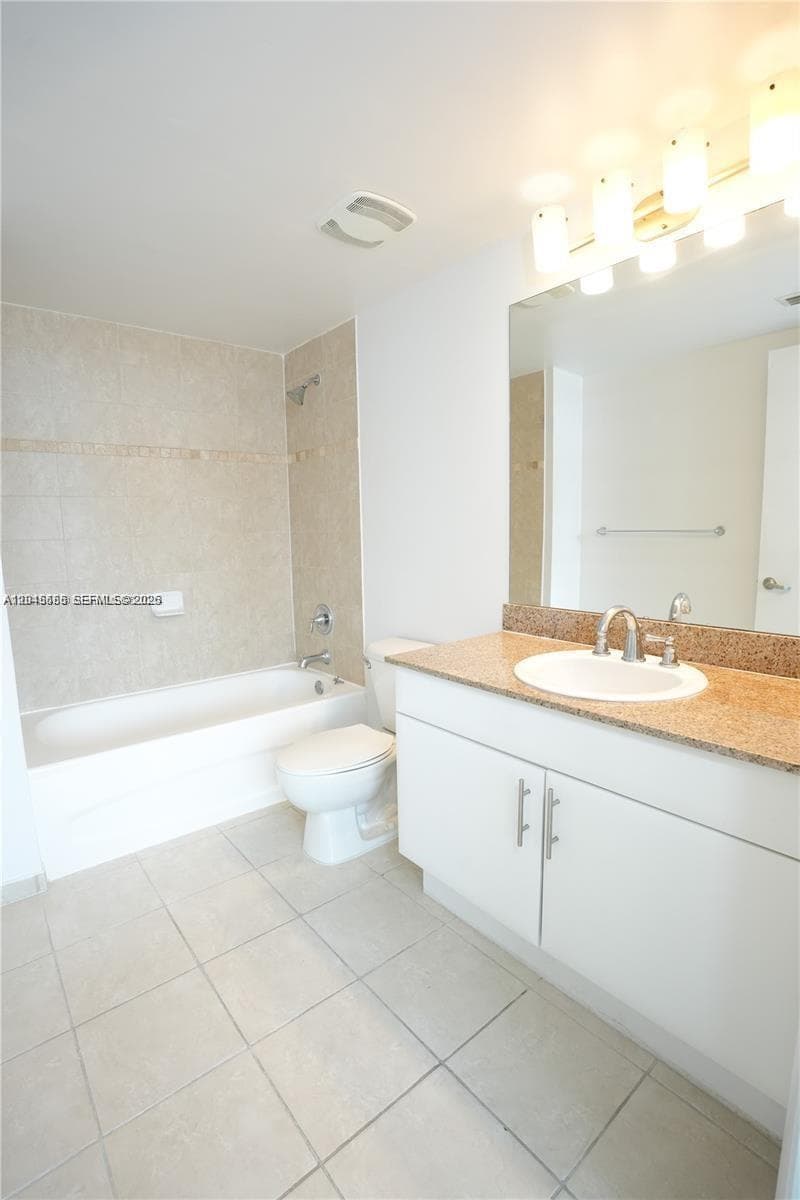 1861 NW S River Dr 2503 photo 8