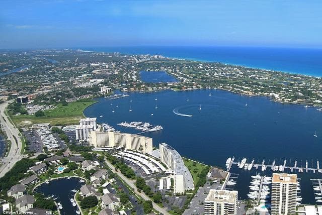 1045 Lake Shore Drive 206 photo 23