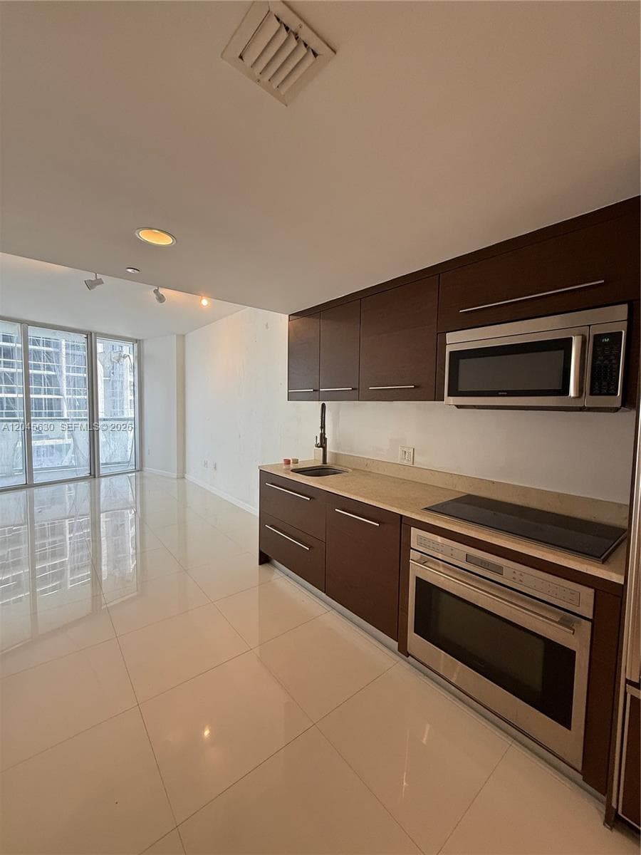 495 Brickell Ave 3106 photo 3