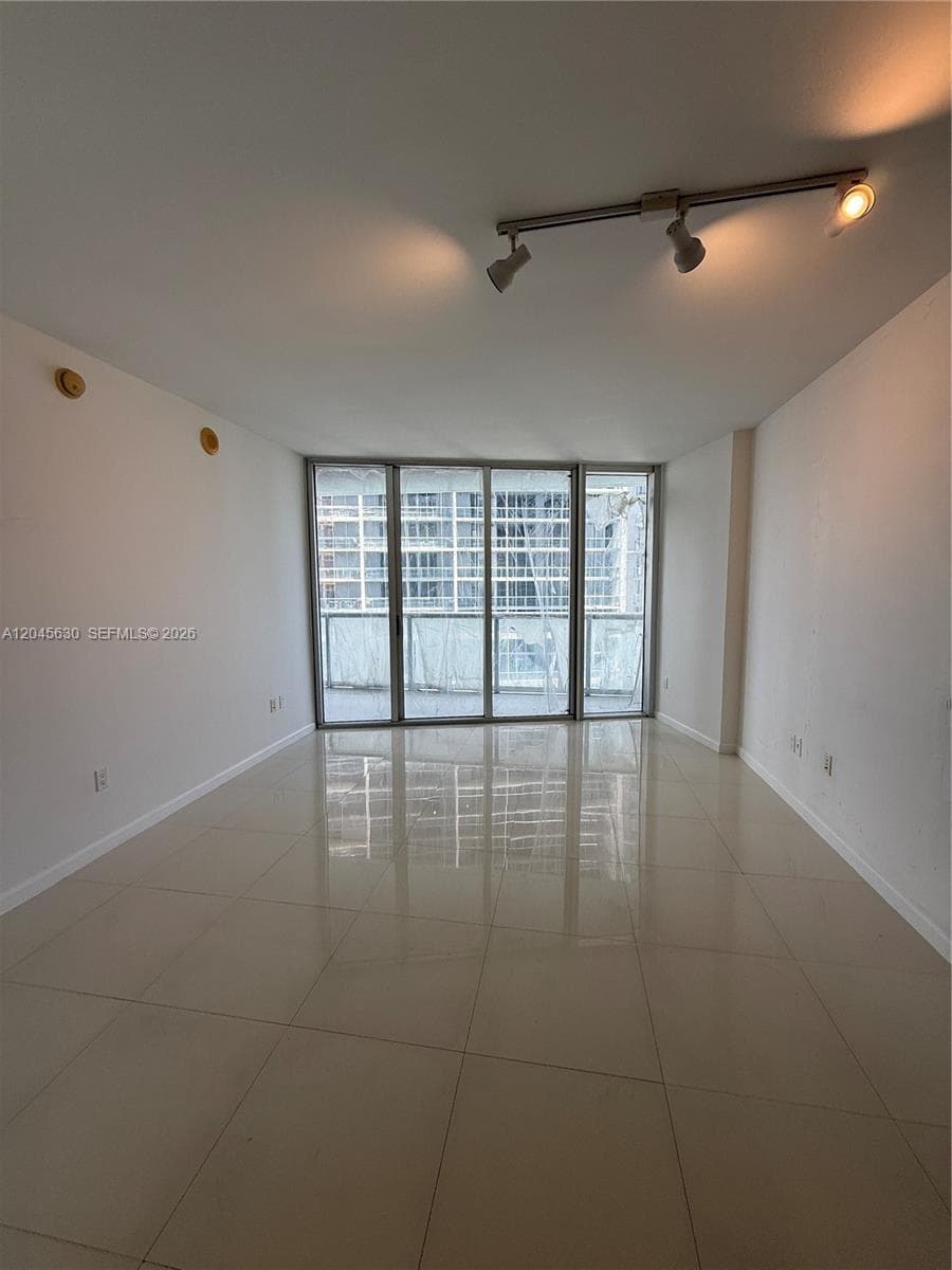 495 Brickell Ave 3106 photo 9