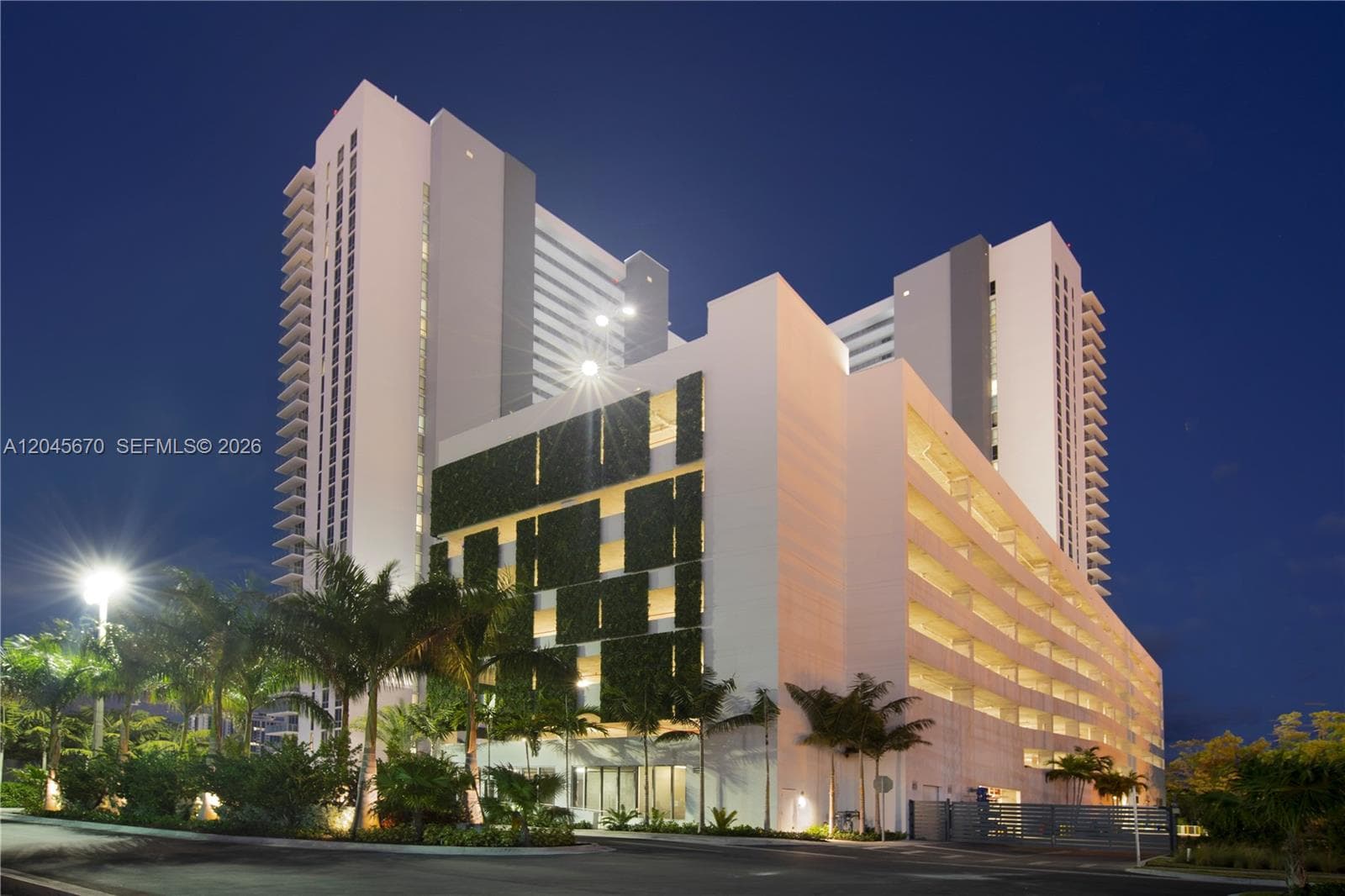 16385 Biscayne Blvd 2601 photo 18
