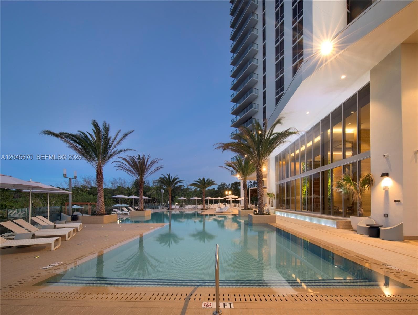 16385 Biscayne Blvd 2601 photo 4