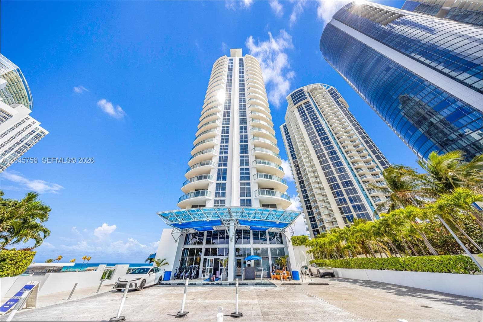 18683 Collins Ave 1610 photo 3