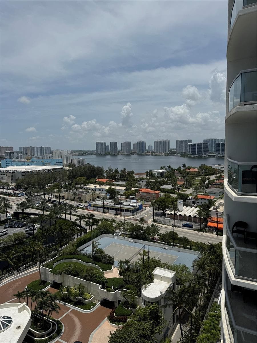18683 Collins Ave 1610 photo 19