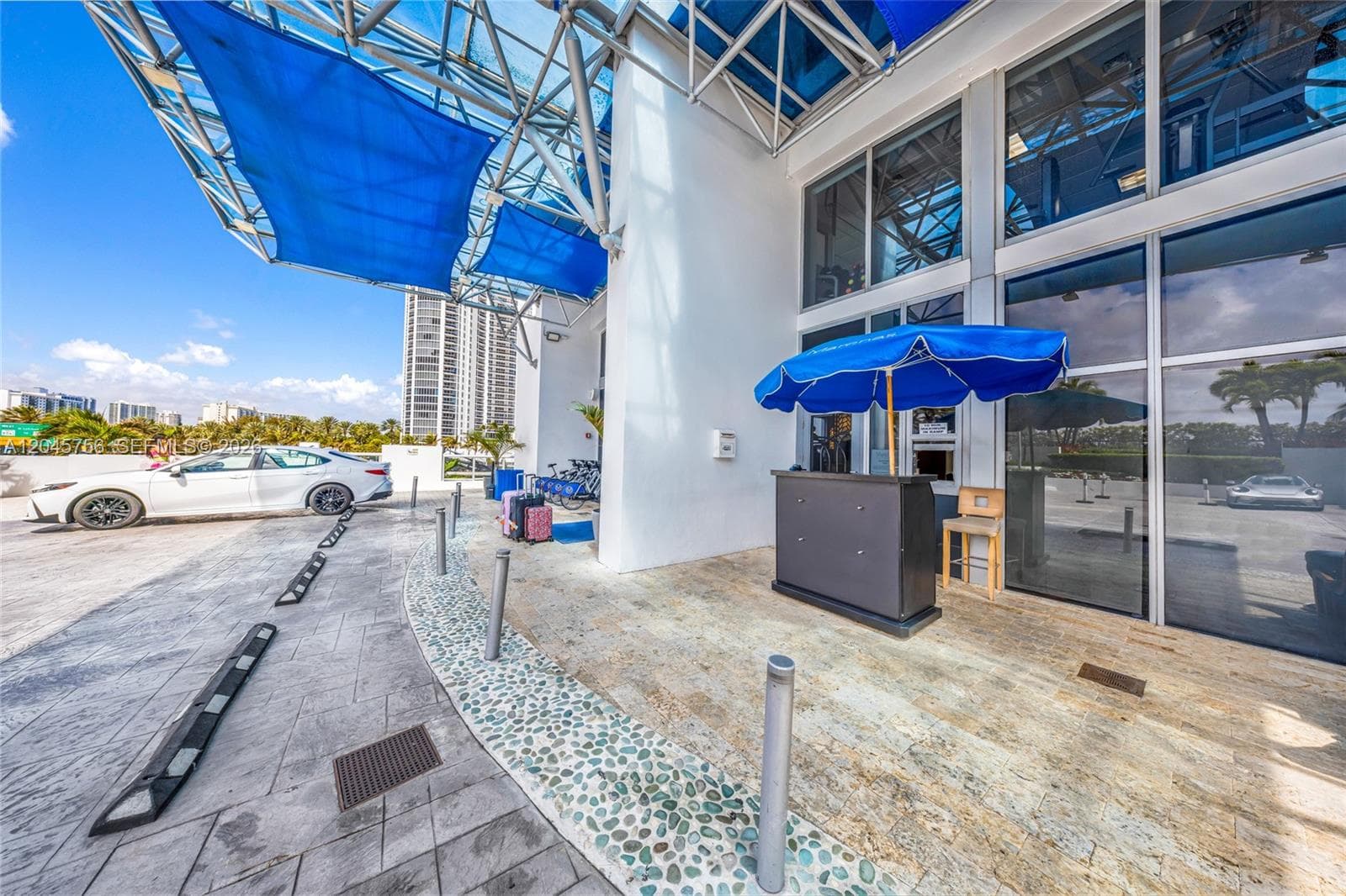 18683 Collins Ave 1610 photo 4