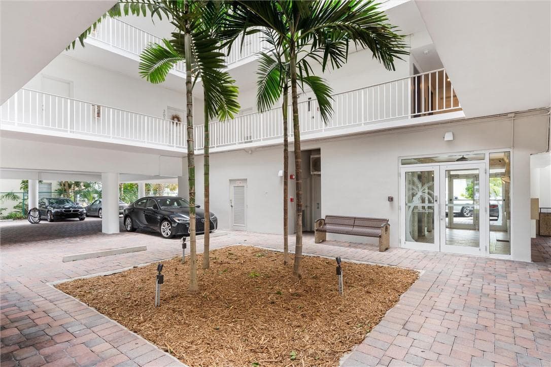 1770 E Las Olas Boulevard 508 photo 4