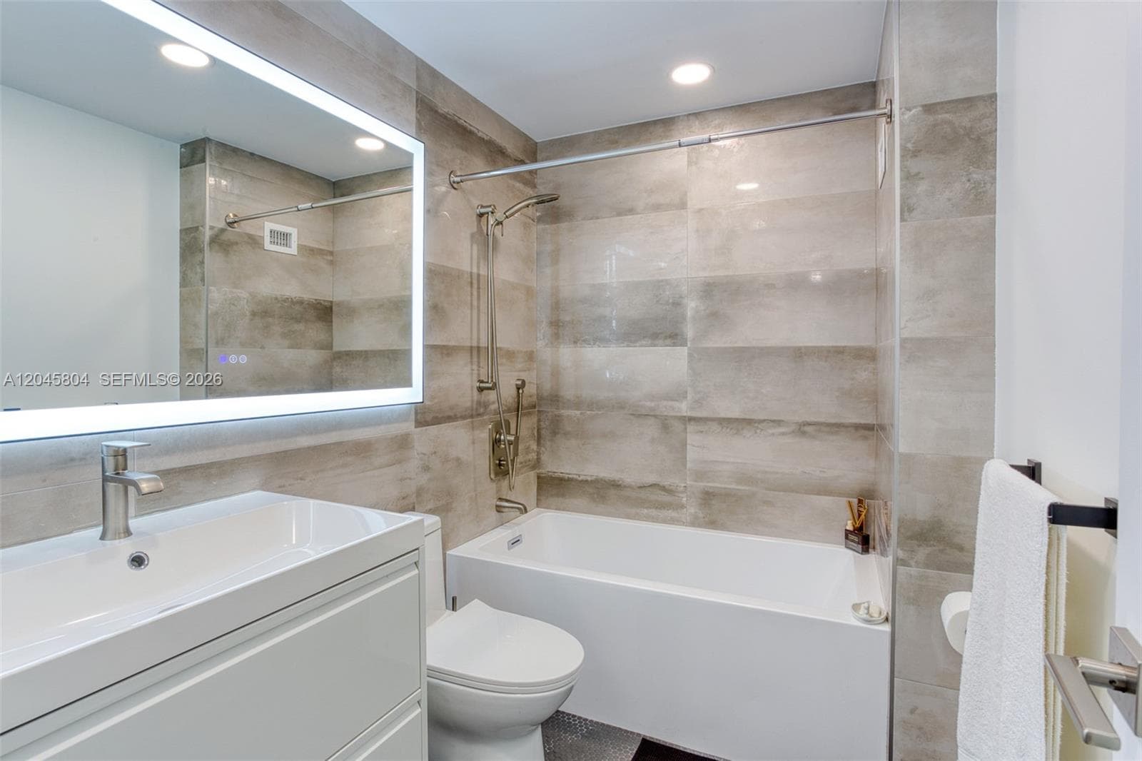 1500 S Ocean Dr PHE photo 15