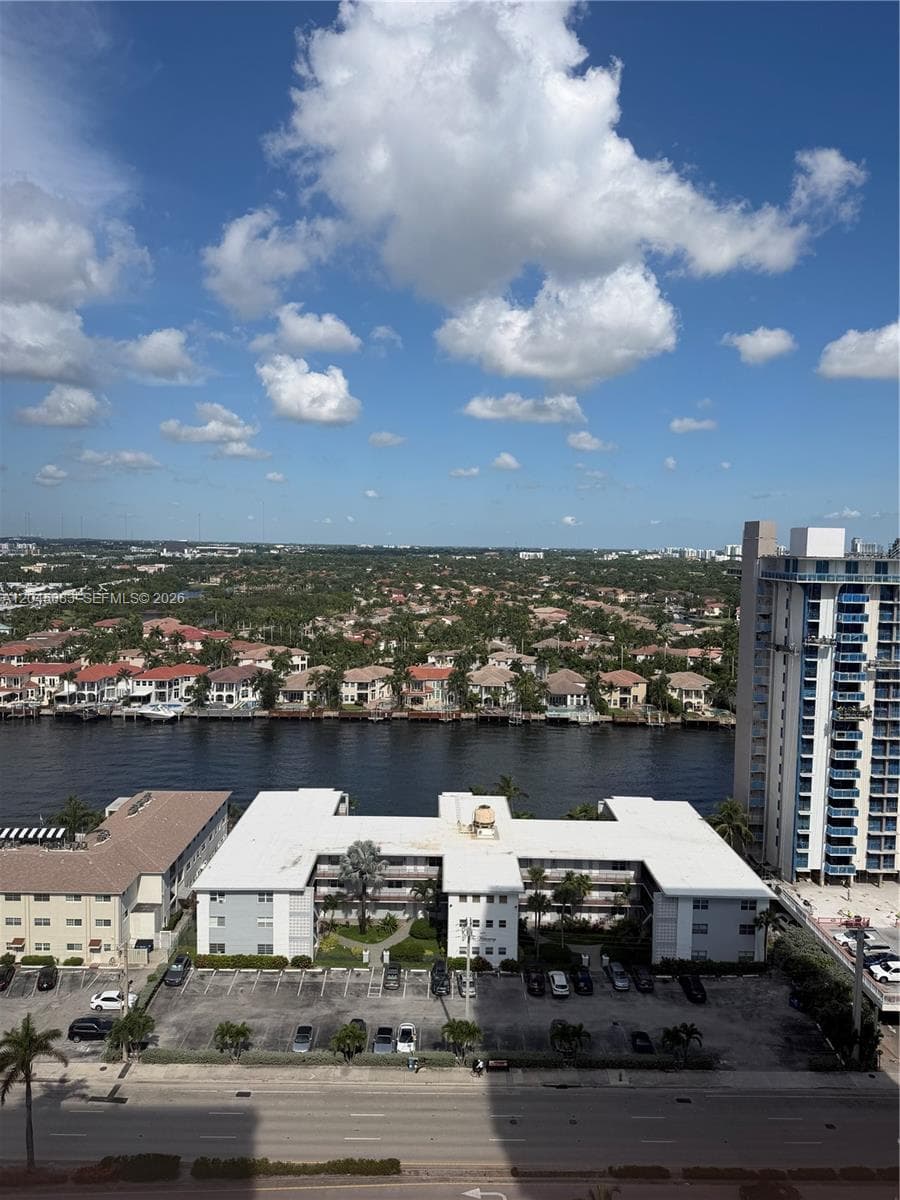 2201 S Ocean Dr 1905 photo 2
