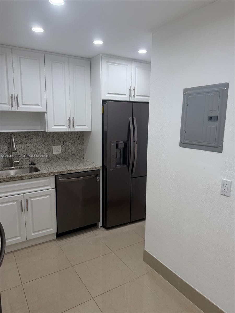 2201 S Ocean Dr 1905 photo 13