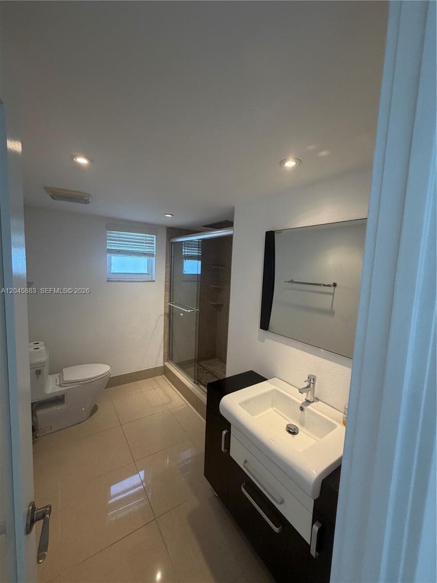 2201 S Ocean Dr 1905 photo 17