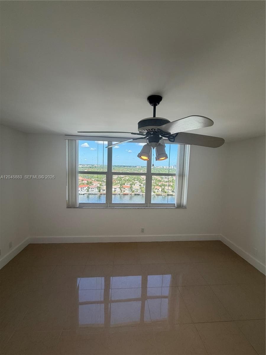 2201 S Ocean Dr 1905 photo 22