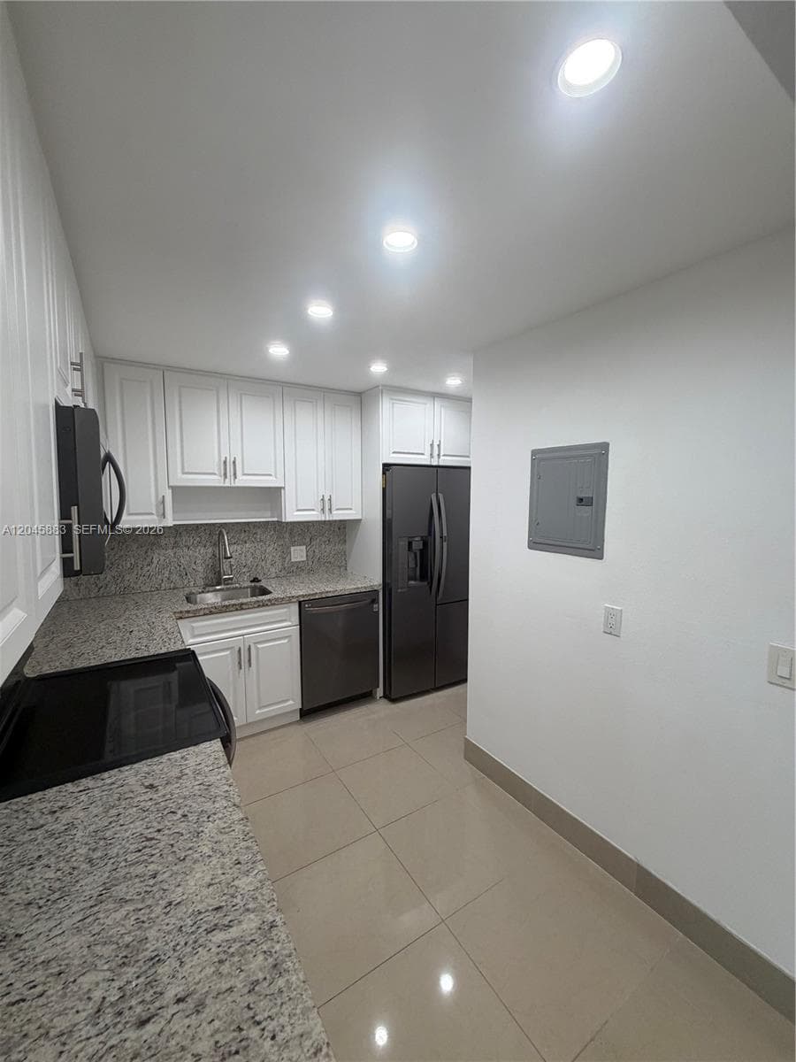 2201 S Ocean Dr 1905 photo 7