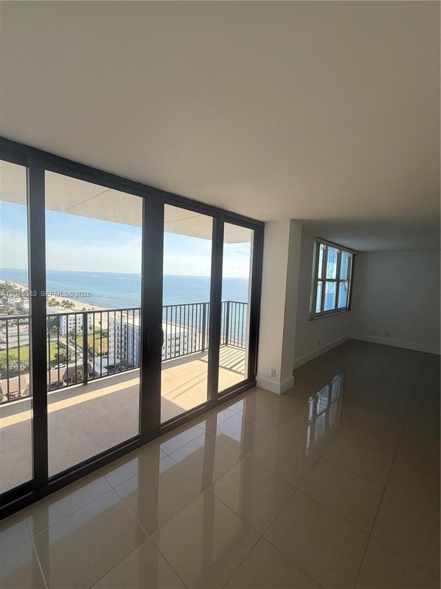 2201 S Ocean Dr 1905 photo 5