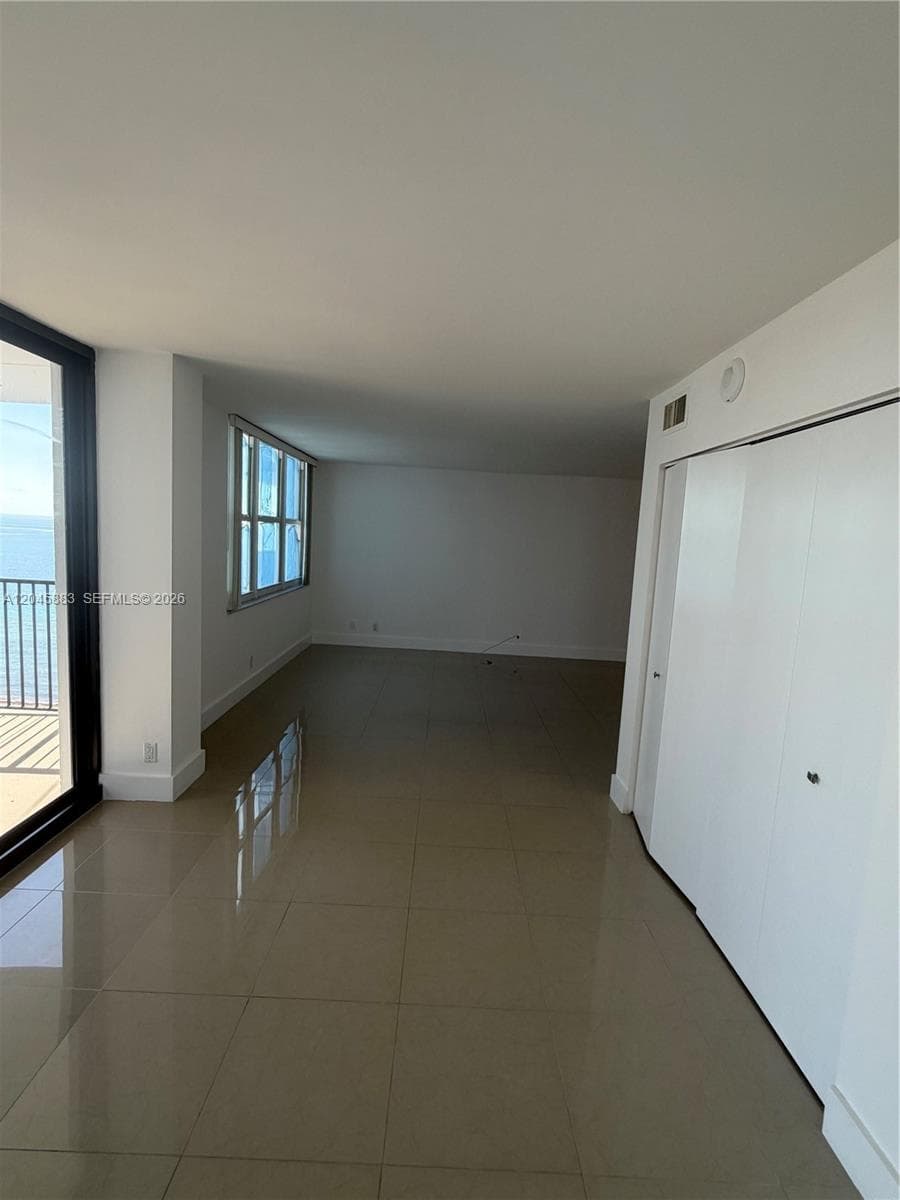 2201 S Ocean Dr 1905 photo 10