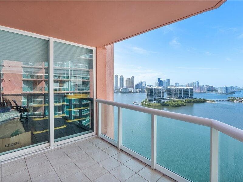 3370 SW Hidden Bay Drive 2409 photo 18