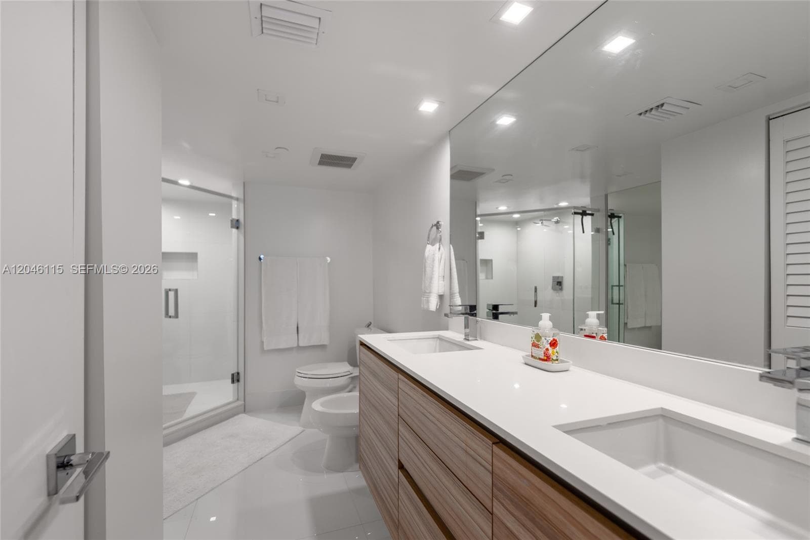 5757 Collins Ave 2207 photo 22