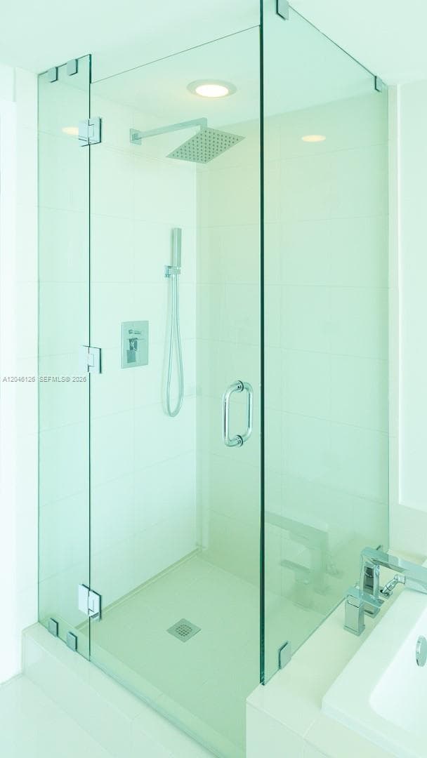 650 NE 32nd St 2102 photo 16