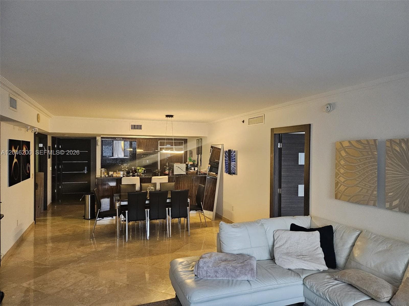1830 S Ocean Dr 2403 photo 2