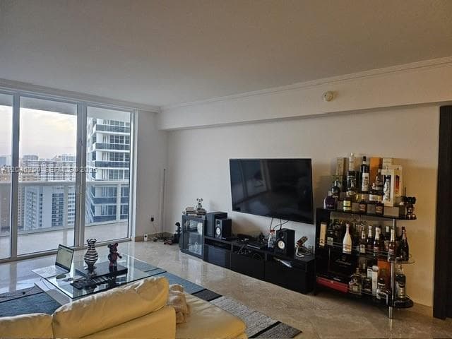 1830 S Ocean Dr 2403 photo 5